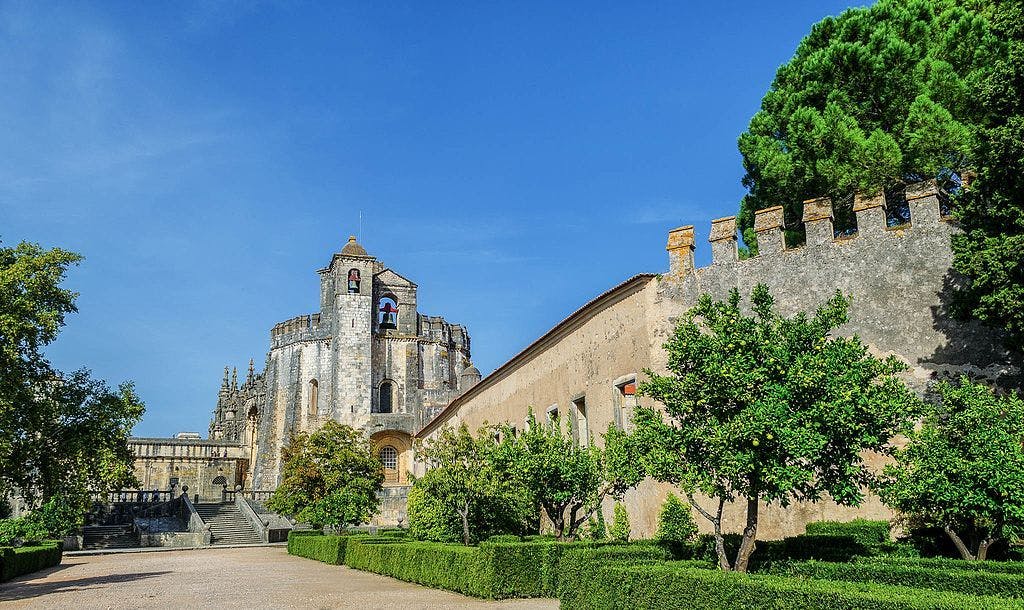 Charola do Convento de Cristo, Tomar (by Turismo En Portugal, CC BY 2.0 Wikimedia Commons)