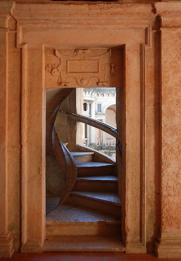 Door to a spiral staircase in the Cloister of John III at Convent of Christ (by Alvesgaspar, CC BY-SA 3.0 Wikimedia Commons)