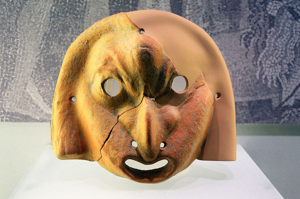 Greek mask in terracotta (Livioandronico2013, CC BY-SA 4.0 Wikimedia Commons)