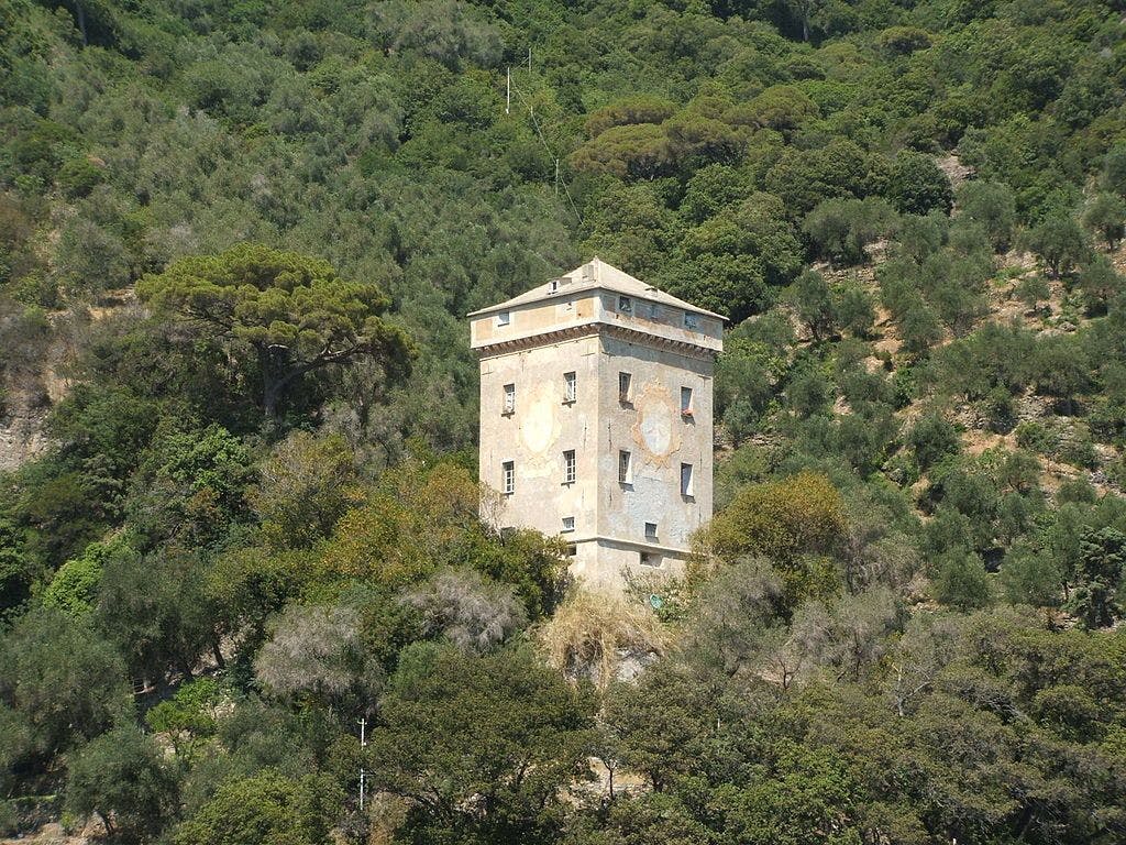 Doria's tower (Lucianoro1, CC BY-SA 4.0 Wikimedia Commons)