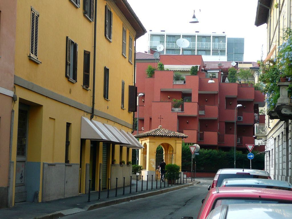 <p>Conte Rosso street in Lambrate (Paolo Dagani, CC BY 3.0 Wikimedia Commons)</p>
