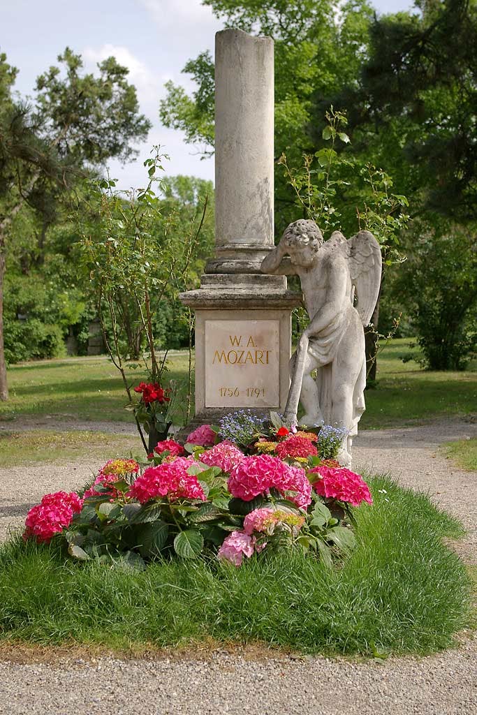 Mozart commemorative grave